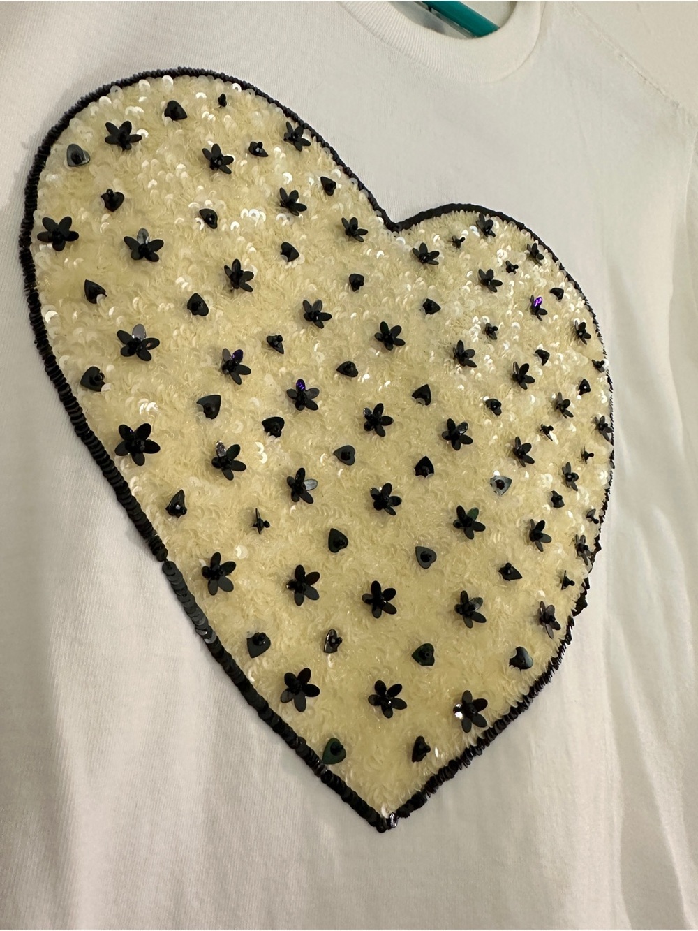 Rare Markus Lupfer Sequin applique flower heart White Tee t-shirt - Picture 7 of 8